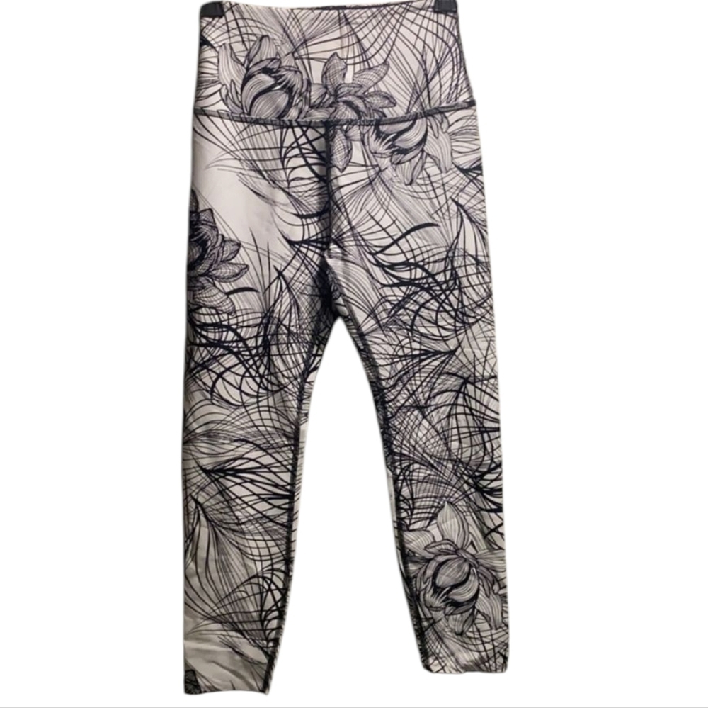 Beyond Yoga Floral Lotus High Rise Reversible Womens Leggings
